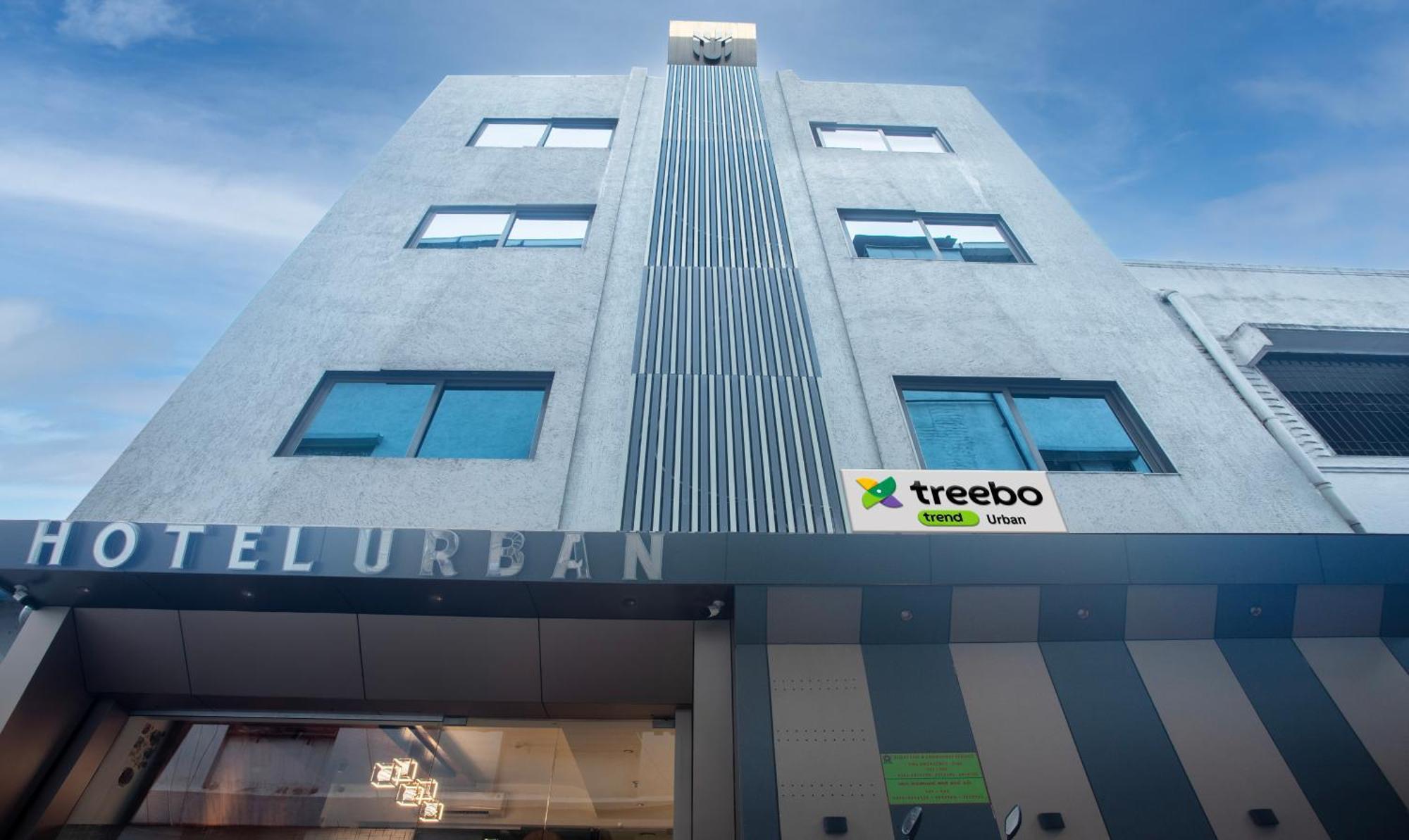 Отель Treebo Urban, 1 Km From Railway Station Сурат Экстерьер фото
